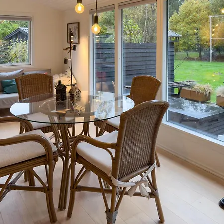3 Bedroom Cozy In *
