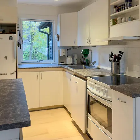 Feriehus 3 Bedroom Cozy In