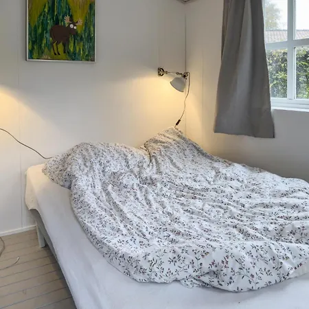 3 Bedroom Cozy In Feriehus Grenå