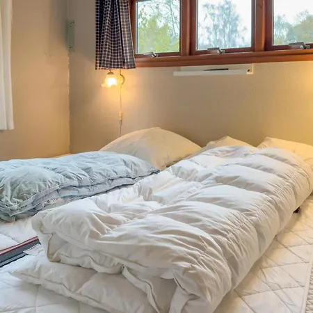 3 Bedroom Cozy In Feriehus