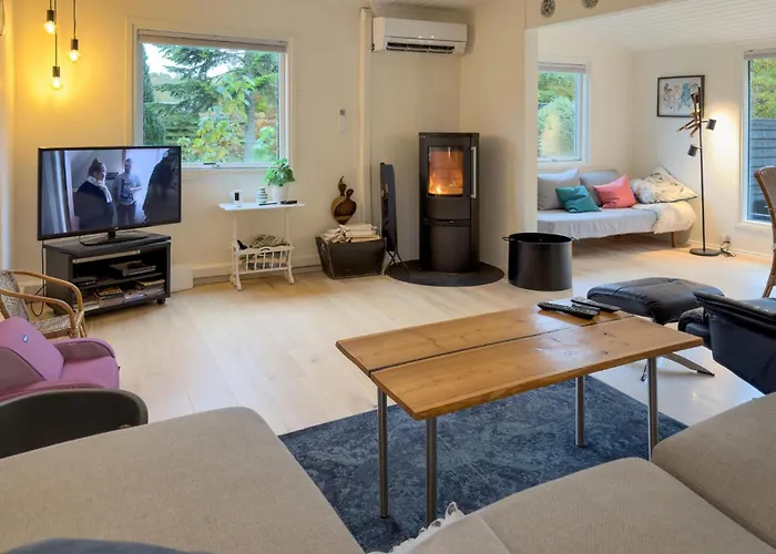 3 Bedroom Cozy In Tatil Evi Grenå