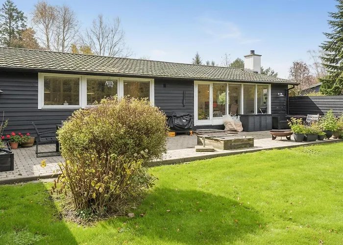 3 Bedroom Cozy In Tatil Evi Grenå