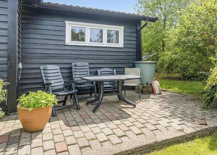 3 Bedroom Cozy In Tatil Evi Grenå